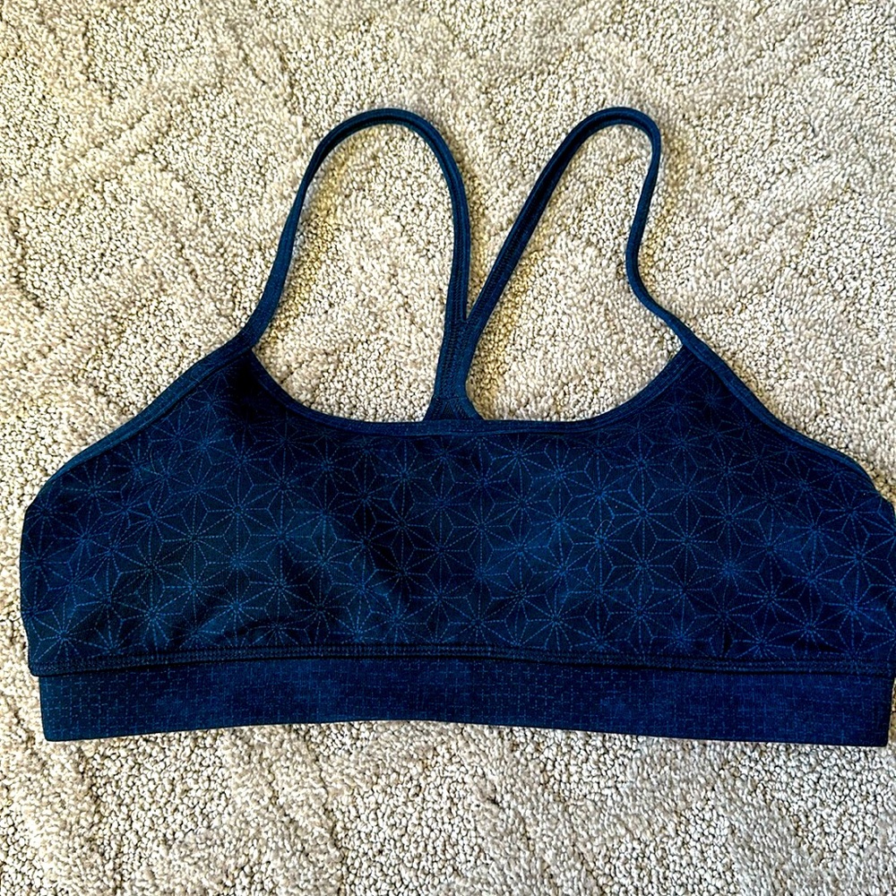 Lululemon Flow Y Bra IV - size 8 - Inkwell/Rugged Blue